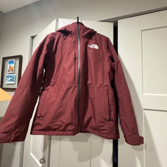 The North Face Women’s ThermoBall Snow Triclimate 3-in-1 XL Jacket - Picture 3 of 10